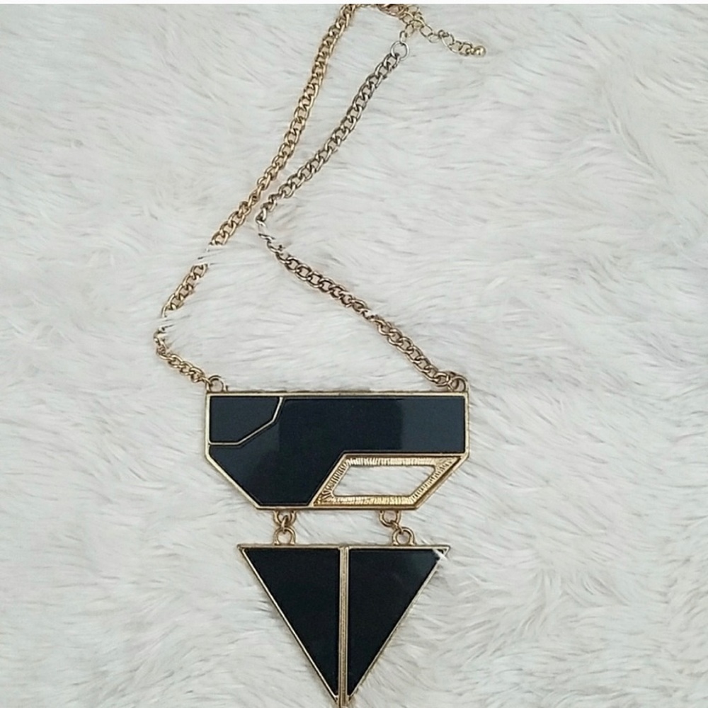 Geometric statement necklace